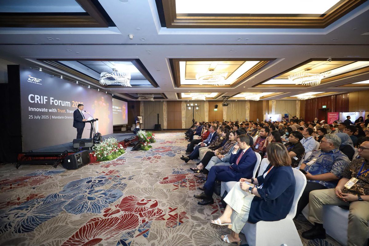 Ambassador Colaminè attended the #CRIF2025 Forum "Innovate with trust. Transform with data". He delivered the opening remarks, stressing that in an era shaped by Al and fast communication "trust starts with knowledge and knowledge comes from the correct analysis of data."