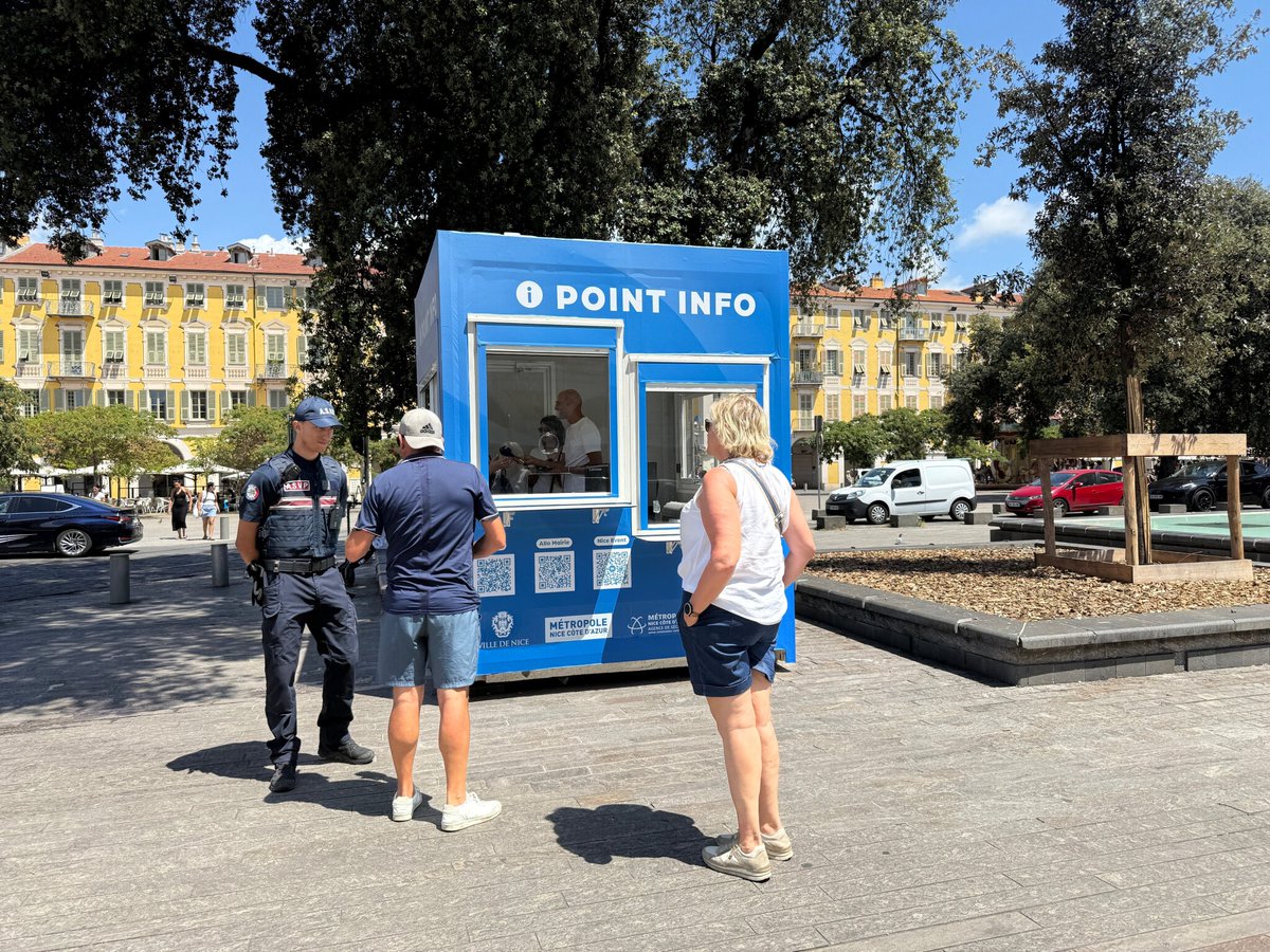 Nice déploie des kiosques de police municipale sur les lieux touristiques.

Objectif : permettre de signaler des problèmes de sécurité tout en offrant un point d'accueil multiservice

➡️ l.leparisien.fr/405z
