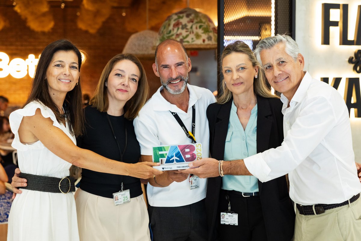 Areas Iberia (@areas_es) on Twitter photo 🥗🏆 ¡El equipo de Flax&Kale recibe el premio Best Health-Centered Airport Offer de los #FABAwards! Un reconocimiento que pone en valor el compromiso por promover una alimentación #saludable, #sostenible e innovadora en el aeropuerto.
¡Así ha sido la jornada! 📸
<a href="/TeresaCarlesHF/">Teresa Carles Healthy Foods</a> 🥗🏆 ¡El equipo de Flax&Kale recibe el premio Best Health-Centered Airport Offer de los #FABAwards! Un reconocimiento que pone en valor el compromiso por promover una alimentación #saludable, #sostenible e innovadora en el aeropuerto.
¡Así ha sido la jornada! 📸
<a href="/TeresaCarlesHF/">Teresa Carles Healthy Foods</a>