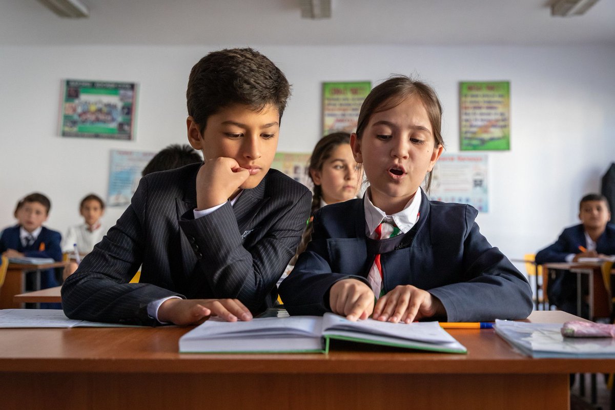 IDRC | CRDI (@idrc_crdi) on Twitter photo 1/ 🧵How does education evidence turn into actual policy change?
Spoiler: It’s rarely just about data. It’s about trust, timing, and relevance.
This is where #GPEKIX, our joint endeavour with <a href="/GPforEducation/">Global Partnership for Education</a>, comes in. 1/ 🧵How does education evidence turn into actual policy change?
Spoiler: It’s rarely just about data. It’s about trust, timing, and relevance.
This is where #GPEKIX, our joint endeavour with <a href="/GPforEducation/">Global Partnership for Education</a>, comes in.