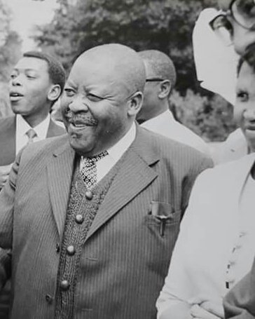 LOL HISTORY

29.7.1982
Prime Minister Leabua Jonathan's home in Kolonyama is attacked by armed men who had 40mm rockets, AK47 riffles, and mortar shells. After being repelled, the men reportedly fled to #SouthAfrica

#History #Politics #Lesotho #OnThisDay