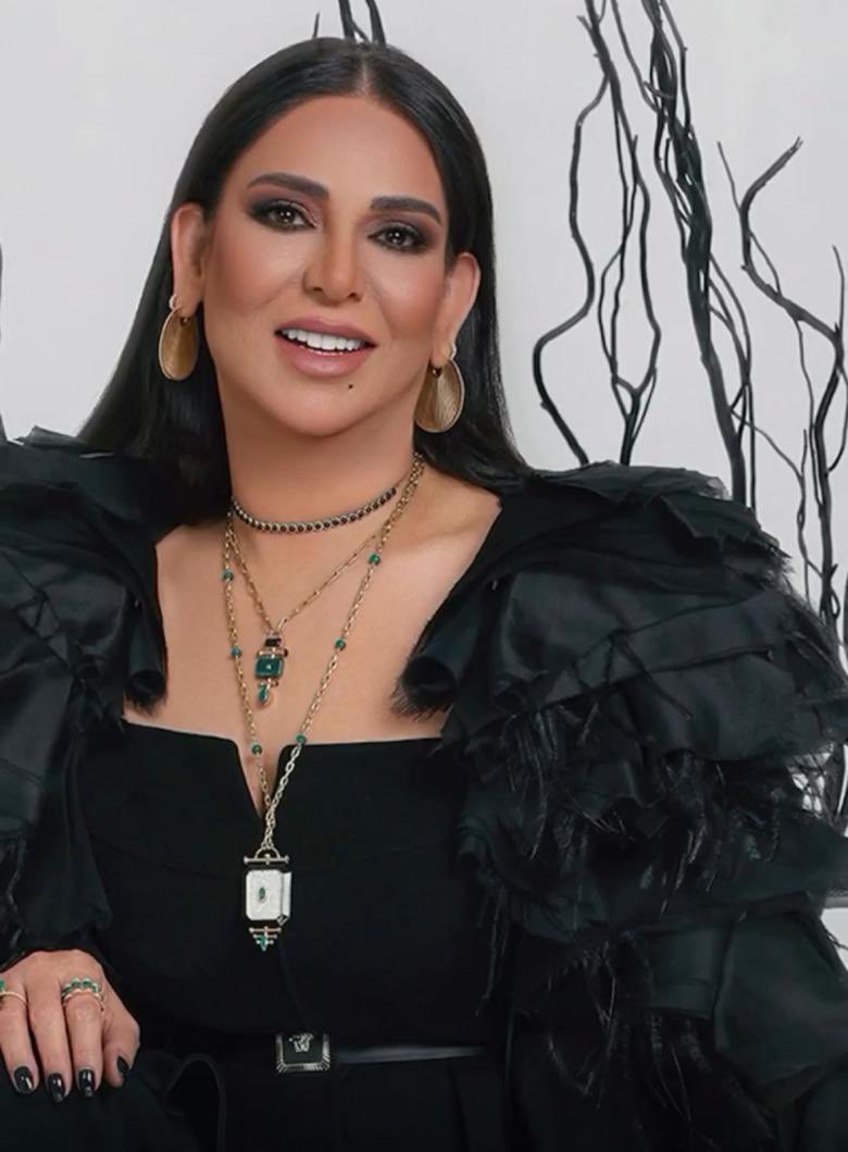 الفنانه الكبيره #نوال حاولت أتواصل معك هاتفياً ولكن للأسف لم أستطع ووصلت اليوم الى شقيقتك الأستاذه #نجاة لتوصل لك رسالتي التي لم أكتف بسردها شفاهةً لشقيقتك ولكني أصريت أن أكتبها في السوشيال ميديا لتصل للجميع .. الفنانه الكبيره #نوال كل ابن آدم خطاء، وخير الخطائين التوابون.وقد