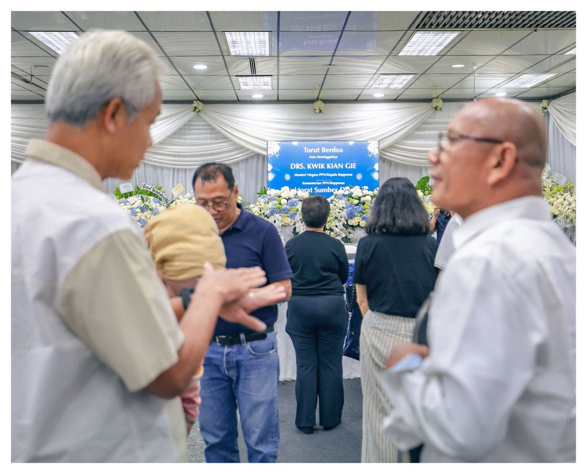 Selamat jalan, pak Kwik. Suara kritis dan jernihmu akan selalu kami kenang dan menjadi panutan. 

Terimakasih atas dedikasimu untuk bangsa. Semoga, engkau diterima di sisiNya. Aamiin.