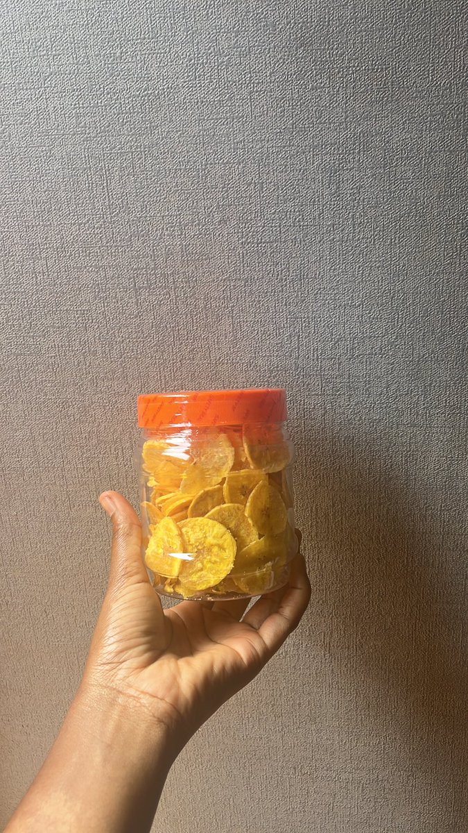 Frame 1: Oboshie pouch - Unriped plantain chips - 100gh
Frame 2: Smallie pouch - Riped plantain chips - 25gh
Frame 3: Small container- Unriped plantain chips - 25gh

🙏🏽🌚