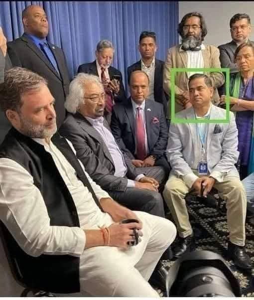 हरे घेरे में बैठा ये व्यक्ति कोई आम इंसान नहीं है
ये है मुशिकिल फजल अंसारी
बांग्लादेश का कुख्यात जिहादी
वीएनपी का संस्थापक
जिसका हाथ बांग्लादेश में हिन्दूओ के कत्लेआम में लहूलुहान है।
यह  है लश्करे कांग्रेस का चाल चरित्र और चेहरा बाकी आप समझदार हो।
लश्करे कांग्रेस‼️