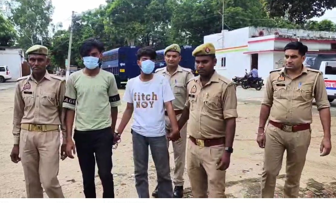 UP POLICE NEWS (@uppolice_news5) on Twitter photo рд╕рд╣рд╛рд░рдирдкреБрд░ : рдорд╣рд┐рд▓рд╛рдУрдВ рд╕реЗ рд▓реВрдЯ рдХрд░рдиреЗ рд╡рд╛рд▓реЗ 2 рдЖрд░реЛрдкреА рдЕрд░реЗрд╕реНрдЯ,
рджреЛ рдЖрд░реЛрдкреА рд╣рдордЬрд╛, рдХреИрдлрд╝ рдЧрд┐рд░рдлреНрддрд╛рд░,
рджреЛрдиреЛрдВ рдЖрд░реЛрдкреА рдордВрдбреА рдХреНрд╖реЗрддреНрд░ рдХреЗ рд░рд╣рдиреЗ рд╡рд╛рд▓реЗ,
26 рдЬреБрд▓рд╛рдИ рдХреЛ рдорд╣рд┐рд▓рд╛ рд╕реЗ рдХреА рдЧрдИ рдереА рдЫрд┐рдиреИрддреА,
рдХрдмреНрдЬреЗ рд╕реЗ рдЫреАрдирд╛ рдЧрдпрд╛ рд╕рд╛рдорд╛рди рднреА рдмрд░рд╛рдордж рд╣реБрдЖ,
рдерд╛рдирд╛ рдирдЧрд░ рдХреЛрддрд╡рд╛рд▓реА рдХреНрд╖реЗрддреНрд░ рдореЗрдВ рд╣реБрдИ рдереА рдШрдЯрдирд╛ рд╕рд╣рд╛рд░рдирдкреБрд░ : рдорд╣рд┐рд▓рд╛рдУрдВ рд╕реЗ рд▓реВрдЯ рдХрд░рдиреЗ рд╡рд╛рд▓реЗ 2 рдЖрд░реЛрдкреА рдЕрд░реЗрд╕реНрдЯ,
рджреЛ рдЖрд░реЛрдкреА рд╣рдордЬрд╛, рдХреИрдлрд╝ рдЧрд┐рд░рдлреНрддрд╛рд░,
рджреЛрдиреЛрдВ рдЖрд░реЛрдкреА рдордВрдбреА рдХреНрд╖реЗрддреНрд░ рдХреЗ рд░рд╣рдиреЗ рд╡рд╛рд▓реЗ,
26 рдЬреБрд▓рд╛рдИ рдХреЛ рдорд╣рд┐рд▓рд╛ рд╕реЗ рдХреА рдЧрдИ рдереА рдЫрд┐рдиреИрддреА,
рдХрдмреНрдЬреЗ рд╕реЗ рдЫреАрдирд╛ рдЧрдпрд╛ рд╕рд╛рдорд╛рди рднреА рдмрд░рд╛рдордж рд╣реБрдЖ,
рдерд╛рдирд╛ рдирдЧрд░ рдХреЛрддрд╡рд╛рд▓реА рдХреНрд╖реЗрддреНрд░ рдореЗрдВ рд╣реБрдИ рдереА рдШрдЯрдирд╛