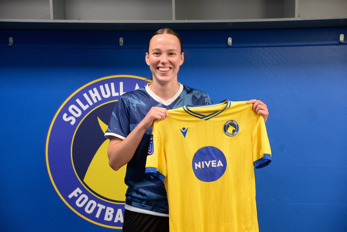 🚨GUESS WHO’S BACK! 🚨

We are delighted to announce the return of former Moors defender Connie Allen! 

Connie featured 23 times in our 23/24 season and now re-joins the Moors ahead of an exciting campaign. 

Welcome back, Connie! 

#SMWFC || #MoorsWomen