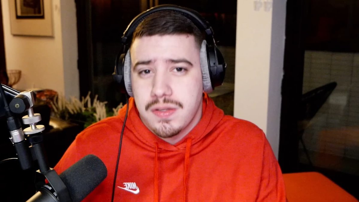 "Je ne changerai rien": agressé à son domicile, le youtubeur d'investigation Punisher se confie sur son avenir
l.bfmtv.com/QU1i