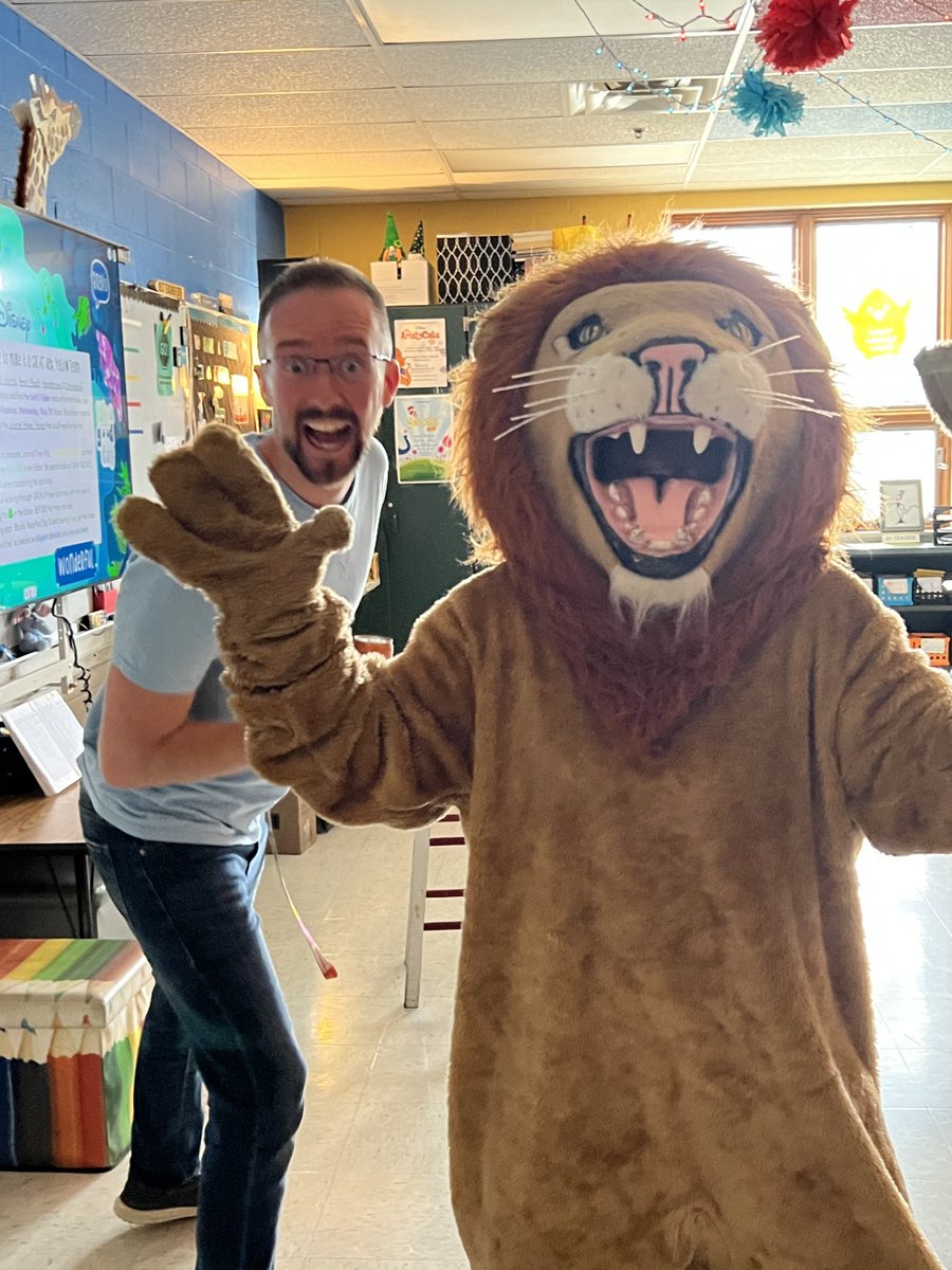 Our Alumni Spotlight this week is on Mitch Augenstein '15 MAE /22, congratulations Mitch!
He teaches at Marysville Exempted Village School District with 5th Grade Math &amp; Social Studies at Creekview Intermediate