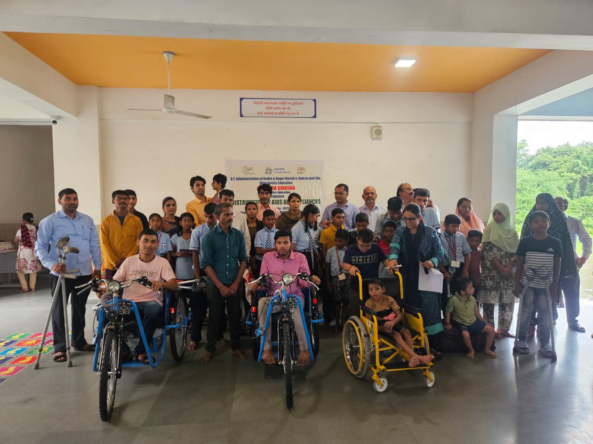 शिक्षा विभाग,समग्र शिक्षा दादरा एवं नगर हवेली तथा दमण द्वारा समावेशी शिक्षा अंतर्गत NEP 2020 की पांचवी वर्षगांठ पर दिव्यांग छात्रों  को दिनांक 29 जुलाई 2025 को सहायक उपकरणों का वितरण किया गया । #NEP <a href="/EduMinOfIndia/">Ministry of Education</a> #NewEducationPolicy <a href="/SamagraDNHDD/">Samagra Shiksha DNH&DD</a> <a href="/DietDnhdd/">DIET DNHDD</a> <a href="/SamagraShiksha/">SAMAGRA SHIKSHA MoE India</a>