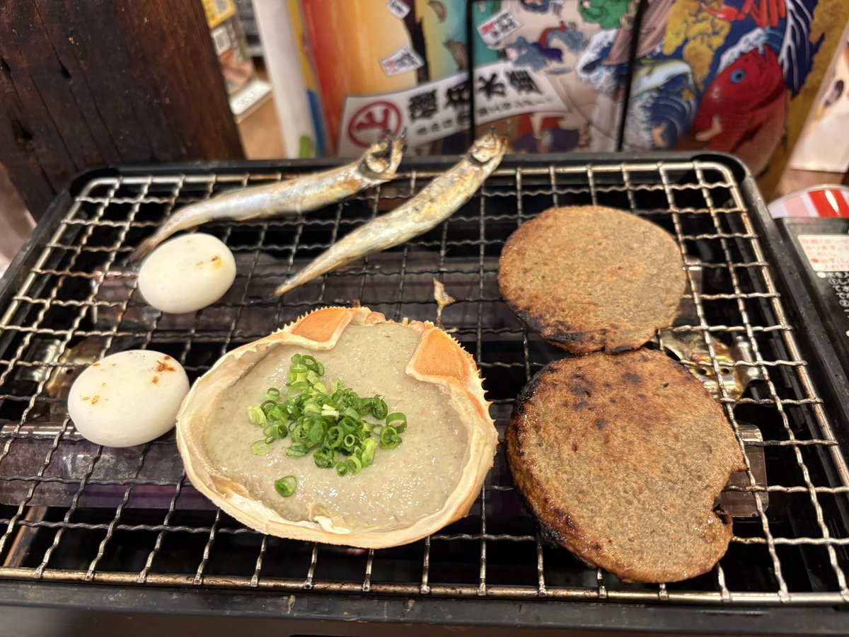 念願の磯丸水産w
2件目なのでお通しとカニ味噌焼き？と白子だけで終わりw
もちろんハイボールもね💕