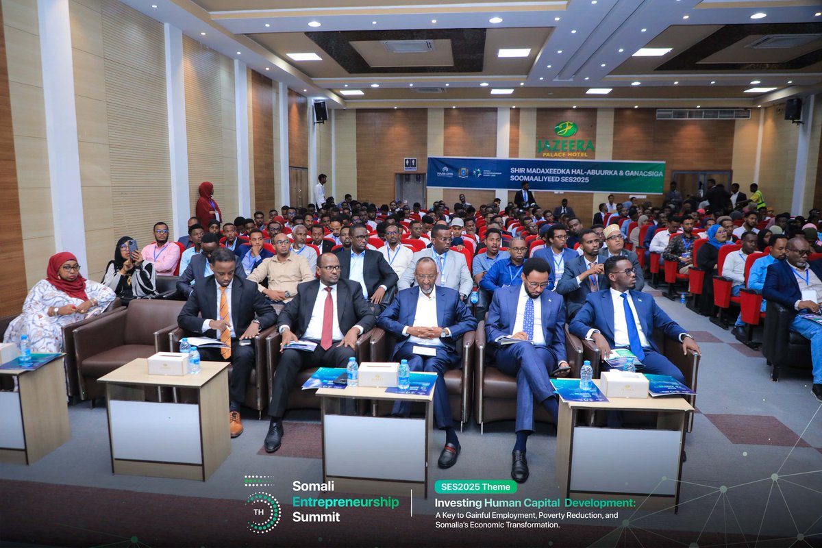 Waxaan maanta magaalada Muqdisho kaga qaybgalay madasha daahfurka Shirwaynaha Ganacsiga &amp; Hal-Abuurka Soomaaliya sannadkan 2025. Waxana madashan kasoo qaybgalay madaxda dawladda Federaalka Soomaaliya, ururada bulshada rayidka ah, madaxda bangiyada, shirkadaha isgaadhsiinta,