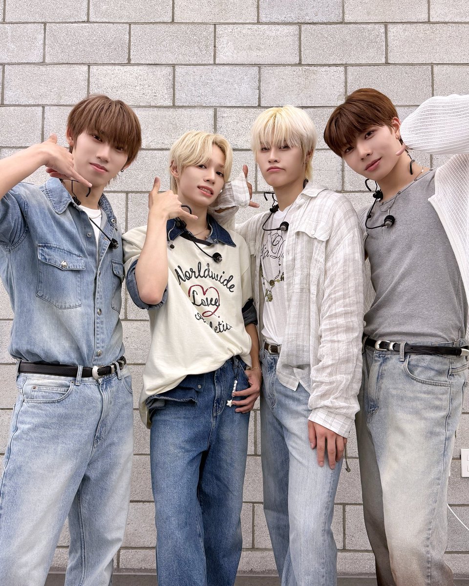 7to8_official's tweet photo. 第一場打歌舞台THE SHOW 成功✨謝謝大家的應援與支持！

더쇼 첫방을 성공적으로 마쳤습니다!
응원해 주신 모든 분들께 진심으로 감사드립니다✨

#SEVENTOEIGHT #세븐투에잇 #치원 #CHIWON #엠 #M #엑시 #EXXI #쿄준 #KYOJUN #재거 #JAGGER #디옴 #DOM https://t.co/DZL6dsXRPg