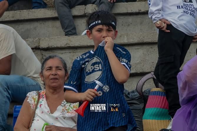 Por una Nueva Generación que comienza a Amar tus colores, y por esa vieja Guardia que Nunca te Abandonó.
Por Favor Dalo Todo Mimado #AzulProfundo 💙🦅
 <a href="/MOTAGUAcom/">Fútbol Club Motagua</a>  💪🏽💪🏽
Foto: Cortesía <a href="/motaguapress/">Motagua Press Oficial</a> 🙌🏼🙌🏼😊