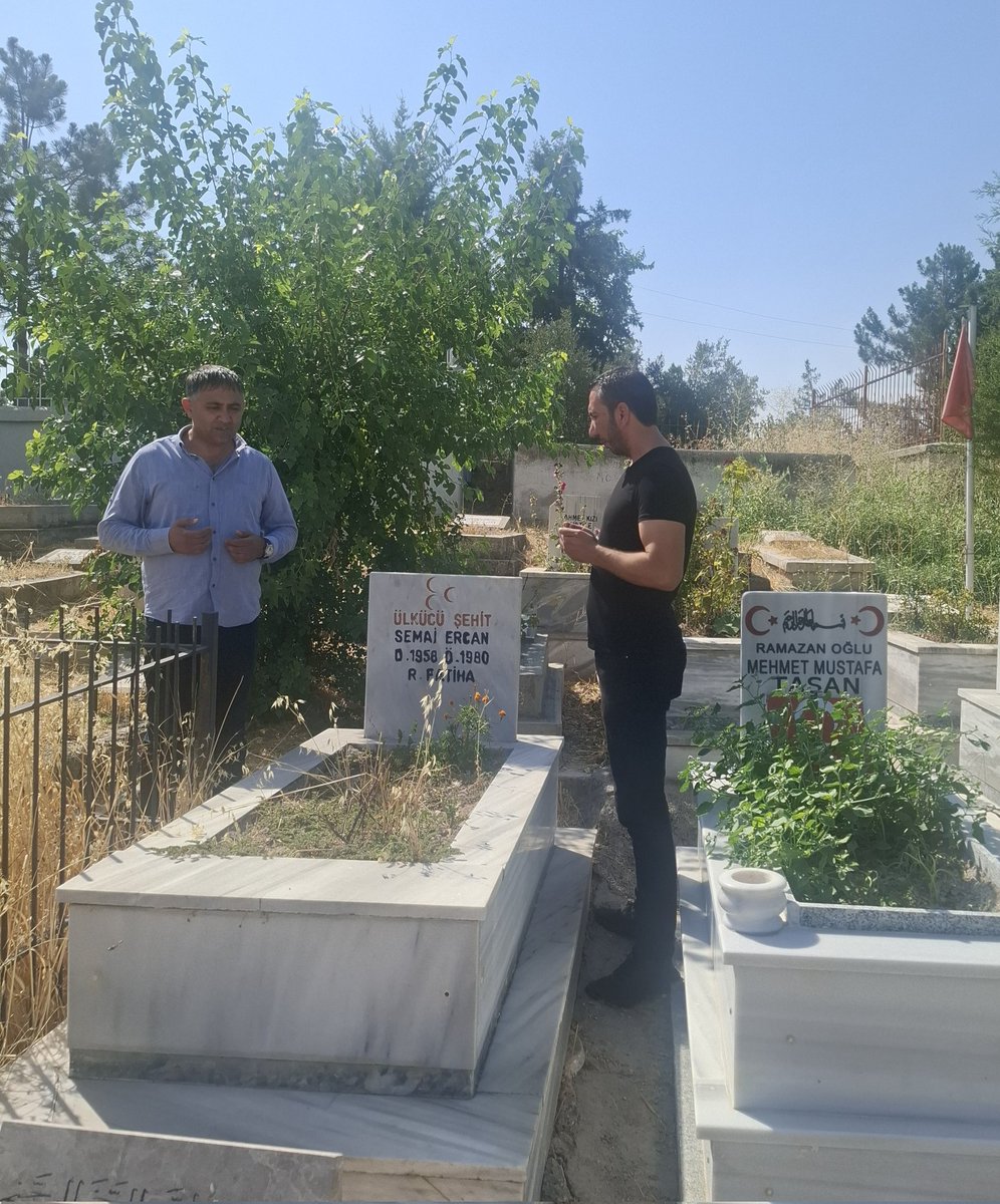 Fatih Murat Taşkın 🇹🇷 (@fmuratt23) on Twitter photo Malatya Şube Başkanımız <a href="/FS_fevzisahin/">Fevzi Şahin</a> Bey ile beraber Karababa Mezarlığında, Ülkücü Şehitlerimizi ziyaret ettik.
Ruhları şad olsun. Malatya Şube Başkanımız <a href="/FS_fevzisahin/">Fevzi Şahin</a> Bey ile beraber Karababa Mezarlığında, Ülkücü Şehitlerimizi ziyaret ettik.
Ruhları şad olsun.