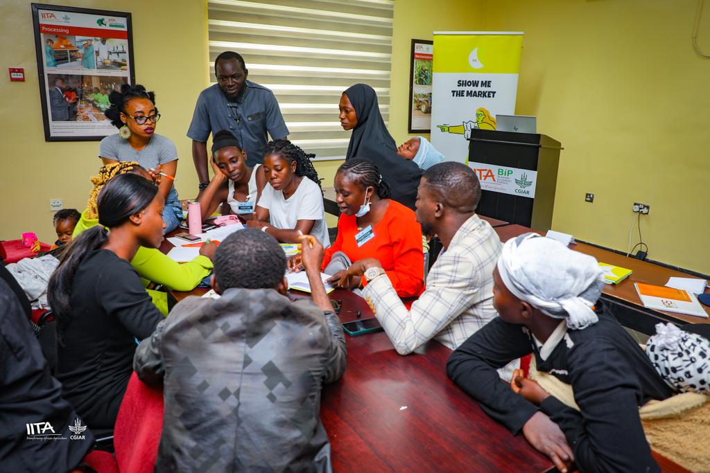 IITA Youth Agrip (@iitayouthagrip) on Twitter photo Value addition means more #income, less waste, and better #markets!
With support from <a href="/NLinNigeria/">Netherlands 🇳🇱 in Nigeria 🇳🇬</a>, the YAS-IITA project trained #youth in Ibadan to process #cowpea, #yam, and #groundnut into quality products, while also equipping them with vital #businessskills.
#YAS_22 Value addition means more #income, less waste, and better #markets!
With support from <a href="/NLinNigeria/">Netherlands 🇳🇱 in Nigeria 🇳🇬</a>, the YAS-IITA project trained #youth in Ibadan to process #cowpea, #yam, and #groundnut into quality products, while also equipping them with vital #businessskills.
#YAS_22