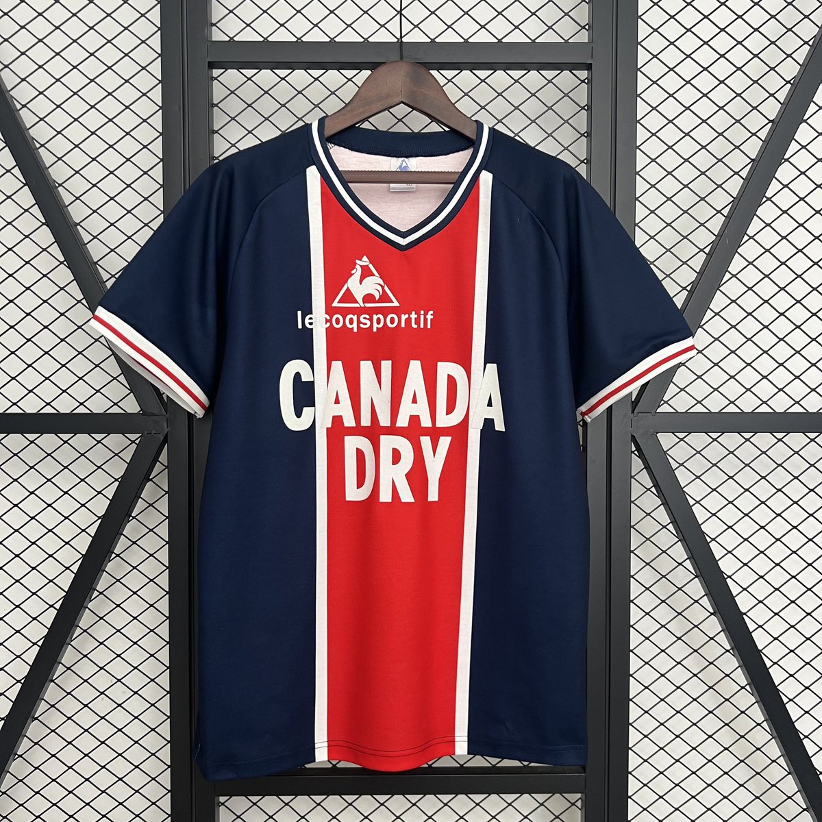 Camiseta PSG💙❤️ 1974 disponible