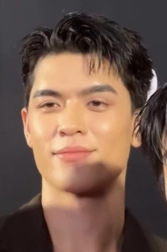 Maleejka's tweet image. อย่ายิ้ม เดี๋ยวผมตาย ~