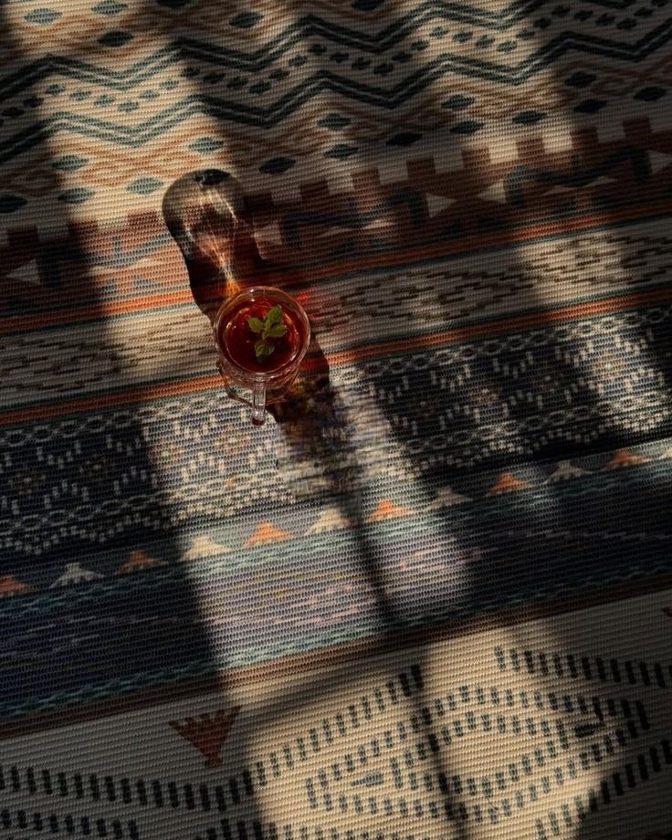 سمعت #حديث اليوم:
"ما من عبدٍ يهمّ بحسنةٍ إلّا كُتبت له."
وقلت لحالي…
طيب أنا نويت أكون بخير
ونويت أسامح
ونويت أكمّل…
يمكن الله كاتبلهم إلي هلأ
#القدس