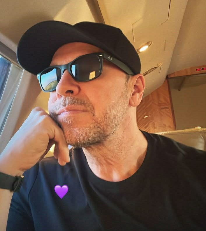 Have a great day back at work. Looking good detective. Hardest working man in the biz, you never stop. #BostonBlue @donniewahlberg 💙❤💙