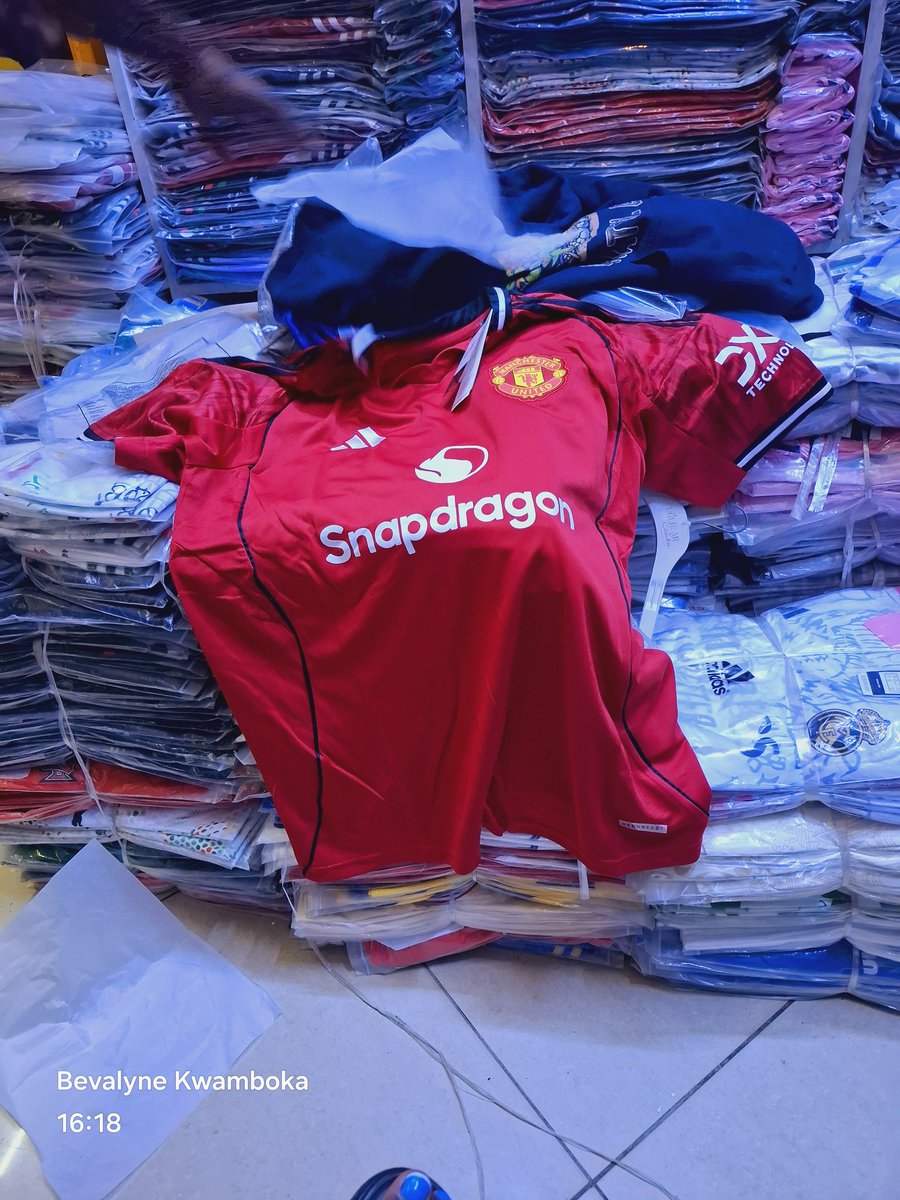 Ugly women ndio tumekuja kubuyia wababa wetu NS jerseys ndio wasituachanishe 💀