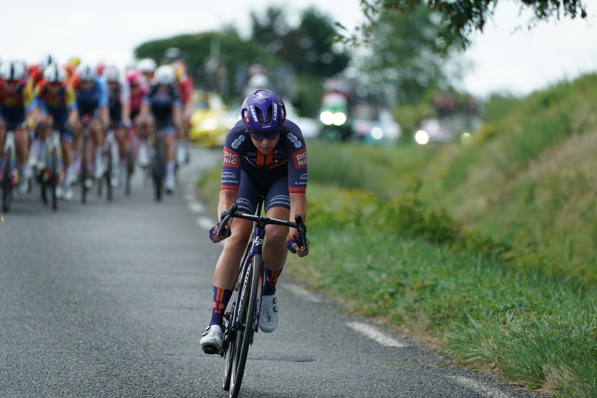 Attacks have been rife since the start, with Franziska Koch in particular trying several times to get away on her own. 💨

Les attaques fusent depuis le départ, avec notamment Franziska Koch qui a essayé de plusieurs fois de partir seule. 💥

#TDFF2025 l #WatchTheFemmes l