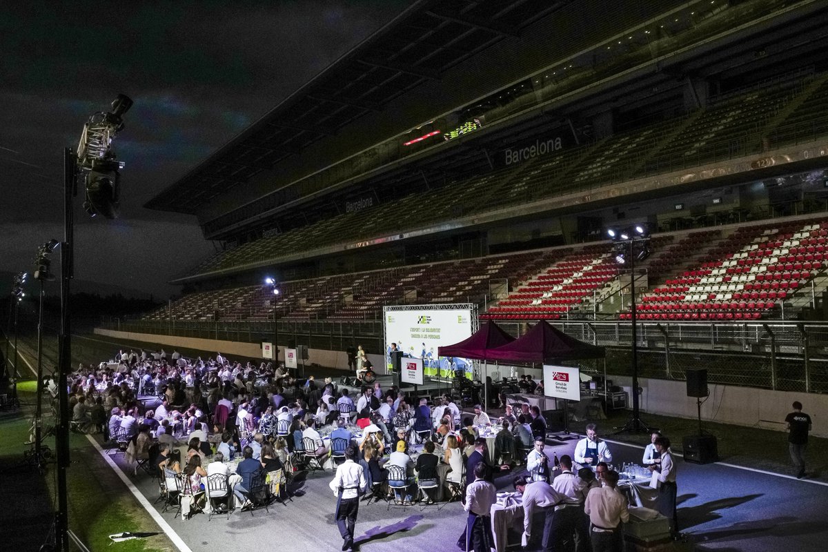 Circuit de Barcelona-Catalunya (@circuitcat_cat) on Twitter photo Quan el Circuit es converteix en un restaurant de gala! 😍
Un cop més, molt orgullosos d'acollir la gran festa anual de la Fundació Isidre Esteve! 💪
<a href="/CentrosPuente/">Centros Puente | Fund. Isidre Esteve</a> <a href="/IsidreEsteveDkr/">IsidreEsteveDKR</a> #GranPremiFIE
📸 <a href="/MediageCom/">Mediagé Comunicación</a> Quan el Circuit es converteix en un restaurant de gala! 😍
Un cop més, molt orgullosos d'acollir la gran festa anual de la Fundació Isidre Esteve! 💪
<a href="/CentrosPuente/">Centros Puente | Fund. Isidre Esteve</a> <a href="/IsidreEsteveDkr/">IsidreEsteveDKR</a> #GranPremiFIE
📸 <a href="/MediageCom/">Mediagé Comunicación</a>