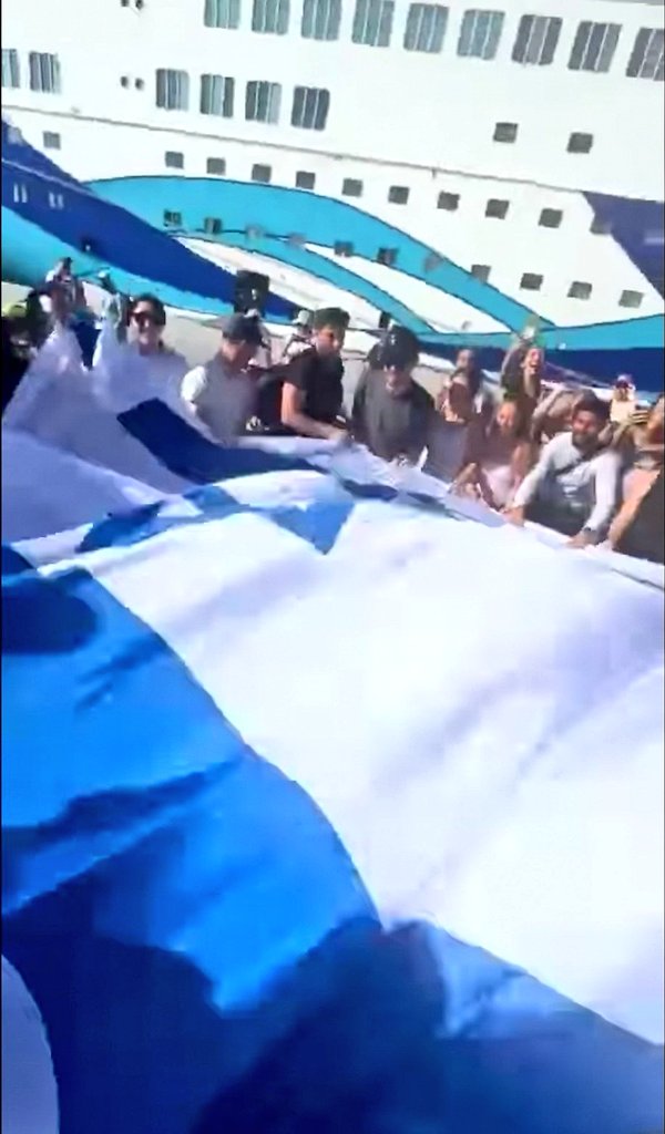 Μην τσουβαλιαζετε τους σιωνιστες τουρίστες βρε 
🤡🤡 #Ροδος