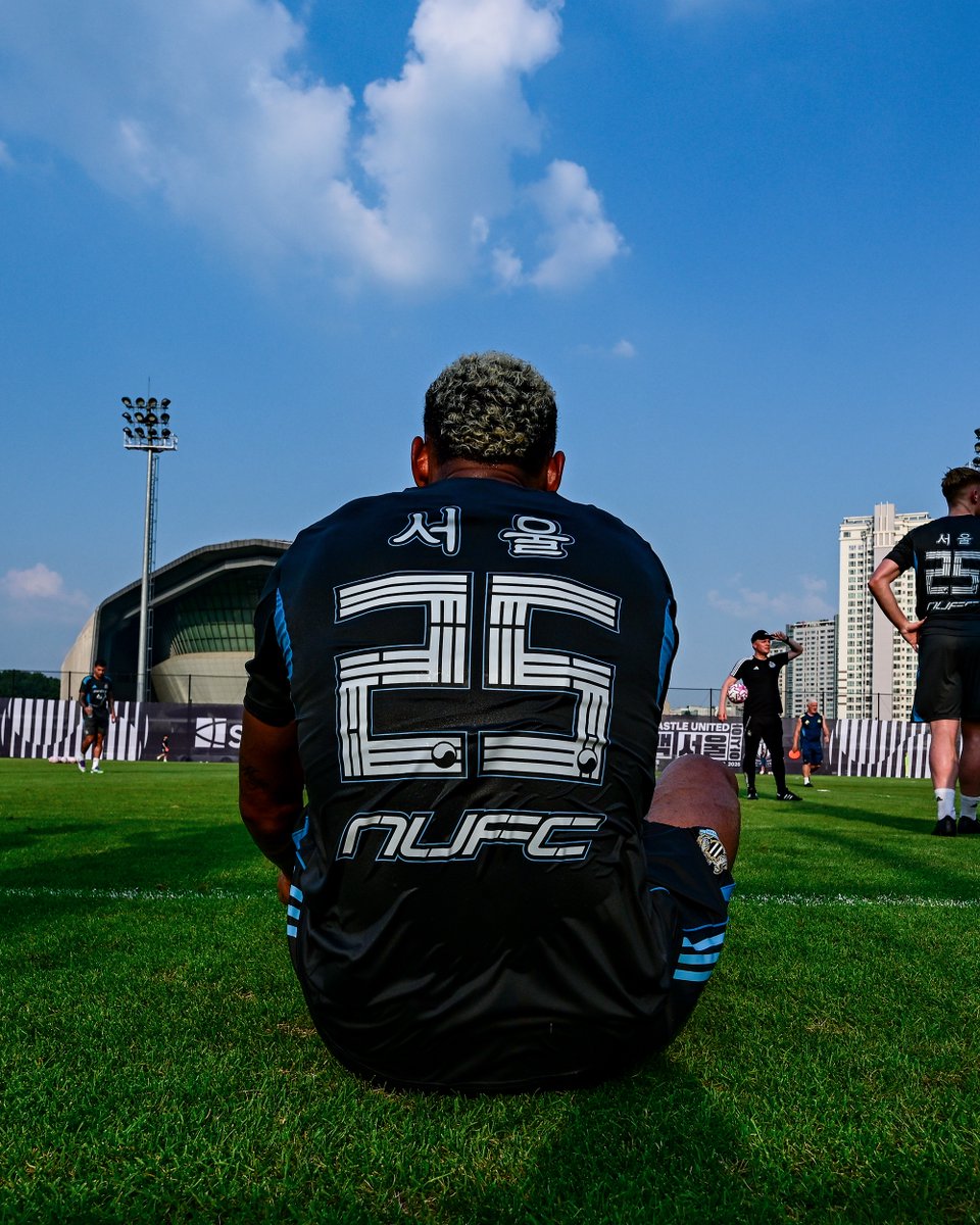 A first look at Newcastle's exclusive training kit for their pre-season tour in South Korea.

The bespoke design celebrates the connections between Newcastle and Seoul, featuring custom graphics inspired by Korean culture, including the Korean Magpie.