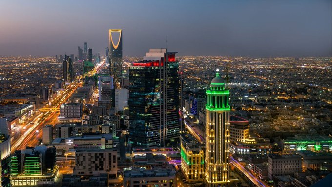 مجلس الشؤون الاقتصادية والتنمية السعودي يراجع أداء الاقتصاد الوطني، وتوقعات النصف الثاني من العام الجاري، إضافة إلى العام القادم 2026، وذلك خلال مناقشته تقرير وزارة الاقتصاد والتخطيط - المجلس ينظر في تنظيم لجنة الفعاليات، وهيكلة وزارة الاقتصاد والتخطيط، وإستراتيجية تطوير منطقة عسير - استعرض تقرير لجنة دراسة تحسين إجراءات وتسريع طرح المشاريع الرأس مالية. للتفاصيل 