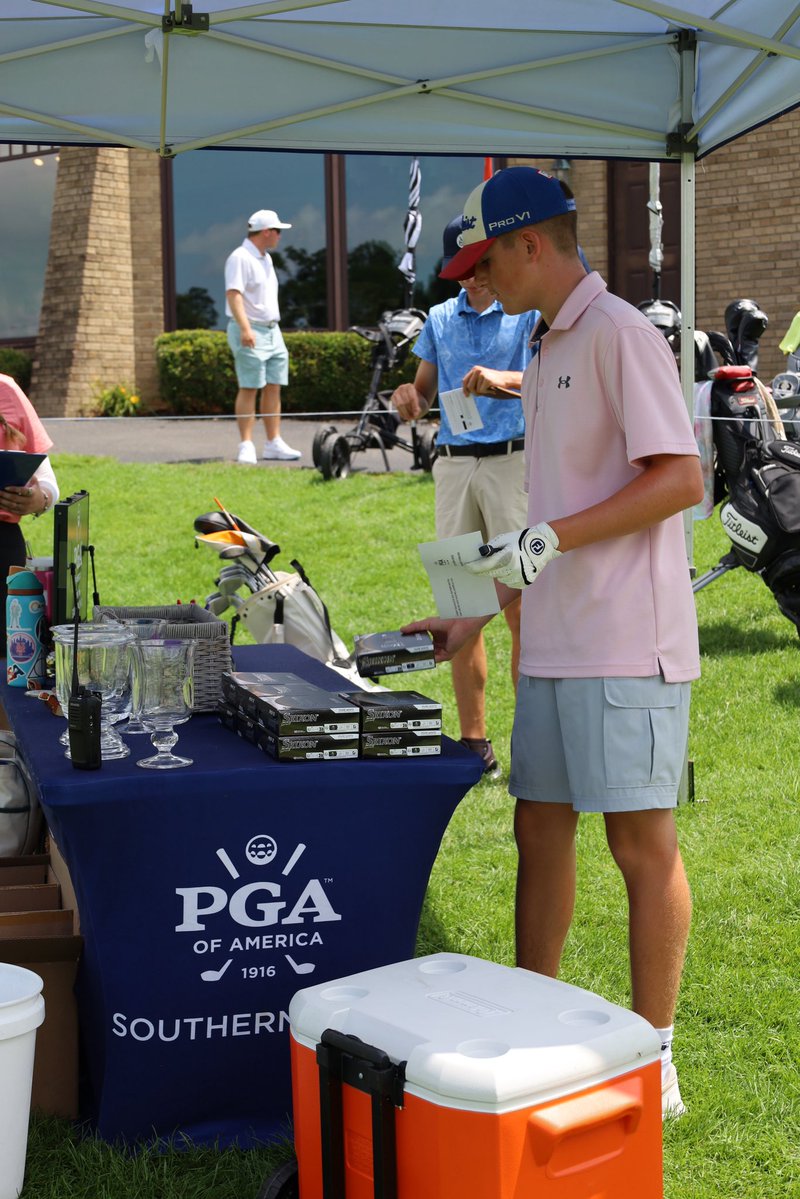 Welcome to the SOPGA JR. Tour Championship!! Thank you to @srixongolf for supplying our players today with some top of the line Srixon Z-Star golf balls!

Good luck to all of our players today as they take on the fun and challenge at Springfield Country Club