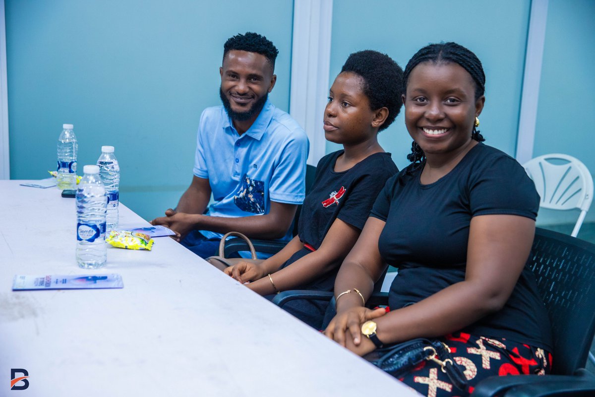 BridgeLabstech's tweet image. AI-Powered Customer Intelligence & Marketing with Afia Ohemaa Gyamera
You could feel the excitement when Afia kicked off her session by asking everyone: "You vs. AI - Who really knows your customer better?" The Workshop attendees were in for a real eye-opener!
Afia Gyamera,…
