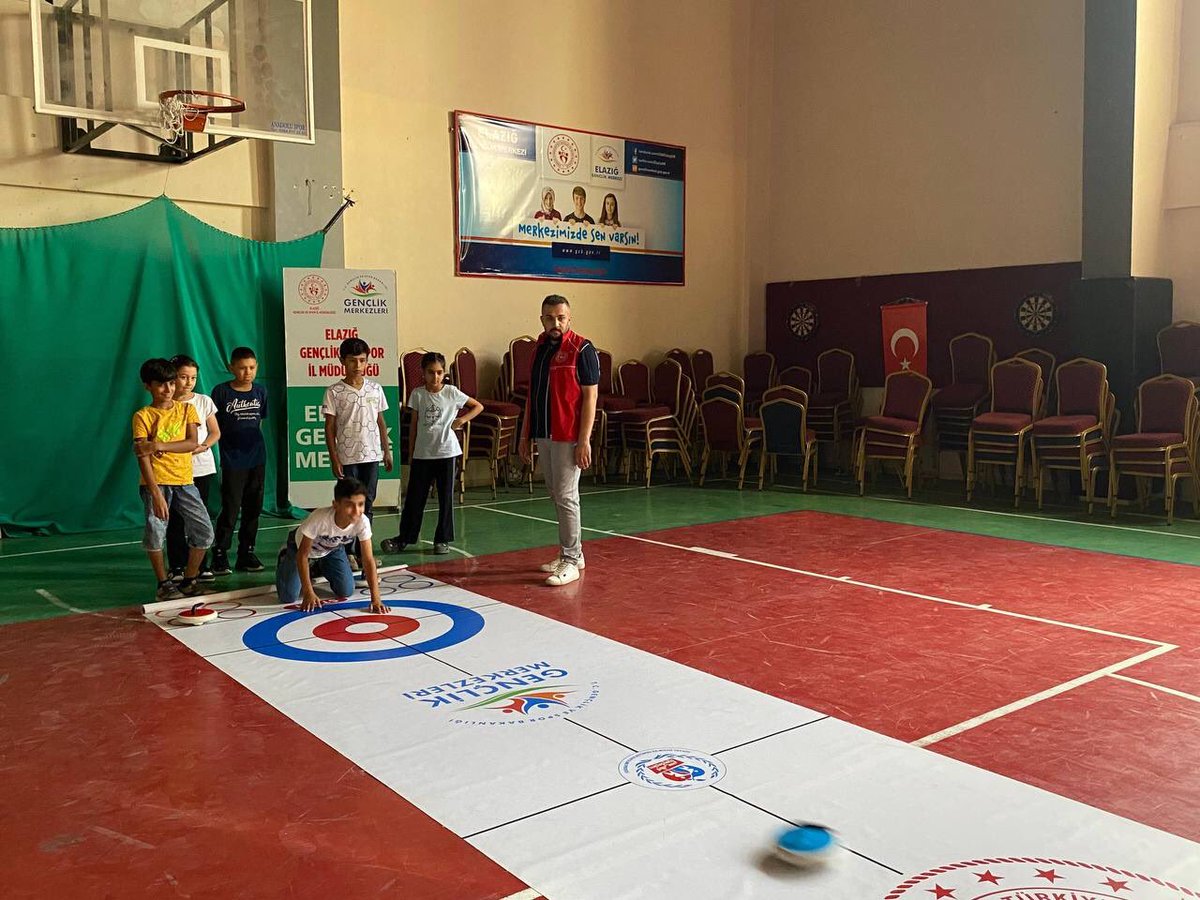 Ders molaları sosyal uyum öğrencilerimizle bir oyuna, bir kahkahaya dönüşüyor.🏐🥌😊