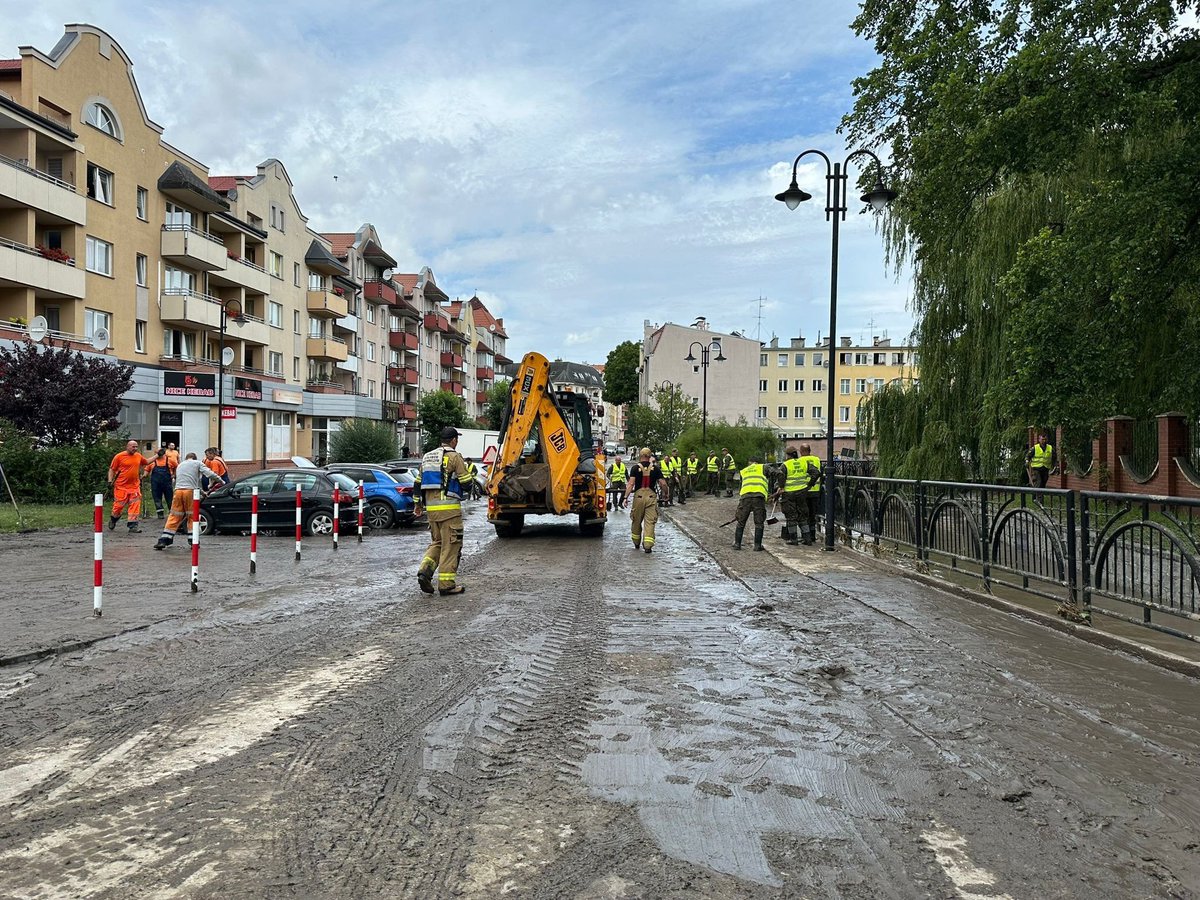 Aktualna sytuacja hydrologiczna w miescie jest stabilna, woda w rzece Kumieli płynie korytem. Służby na bieżąco monitorują sytuację, bowiem woda spływa jeszcze z Wysoczyzny Elbląskiej. W związku z tym utrzymywany jest na terenie Elbląga stan pogotowia przeciwpowodziowego.