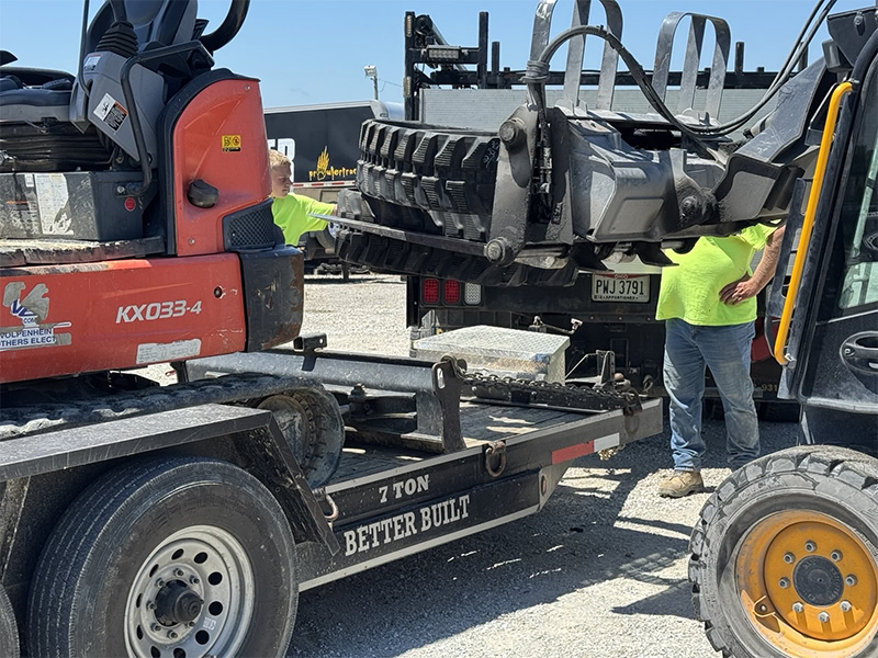 ProwlerTracks's tweet photo. Thank you Volpenhein Brothers Electric for choosing us for another set of rubber tracks. 
@volpbros https://t.co/xDCPuw7Kuh