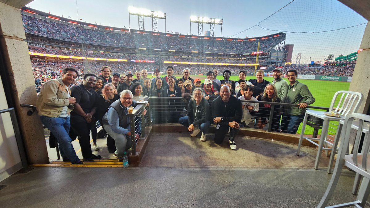 fastly's tweet image. 🎶 Take the interns out to the ballgame... ⚾️

Our Summer Engineering Interns joined Fastly Senior Staff for a night at Oracle Park! Great convos, good vibes, and a big win for team bonding.

#LifeAtFastly #FastlyInterns #TeamOffsite #Mentorship