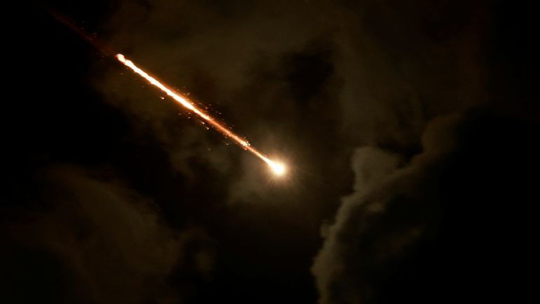 #عاجل | وقف رحلات مطار بن غوريون بعد إطلاق صاروخ من #اليمن.