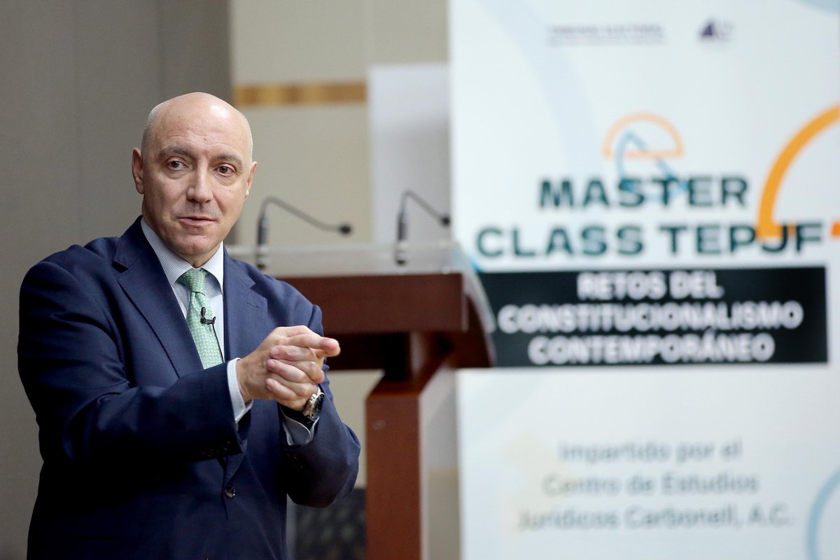 TEPJF_EJE's tweet photo. 🎓 Gracias a quienes asistieron a la #MasterClassTEPJF “Retos del Constitucionalismo Contemporáneo”, y en especial al Dr. @MiguelCarbonell por su brillante participación.
📺 Revive la sesión completa en YouTube: https://t.co/OERI53qcmD https://t.co/6v6aRMafok