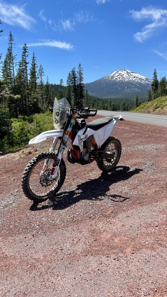 ItsRelaxxxTV's tweet photo. @velion Get a dual sport and come to Oregon https://t.co/mEZiGy6e07