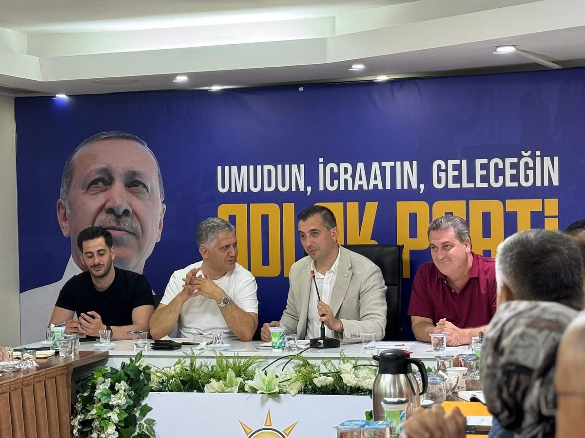 fuatgunday's tweet photo. @AKPartiSisli ilçemizin haftalık yönetim kurulu toplantısına katılarak meclis çalışmalarımız hakkında bilgilendirme yaptık.
@srkplt 
@abdullahozdemir https://t.co/5hlxOmUBwH