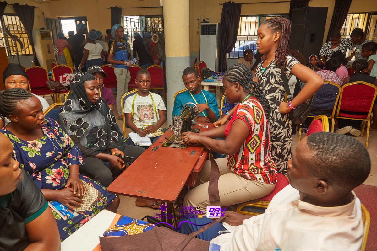 Supportivepf's tweet image. Day 6: Threads of Transformation

Today, fashion students stitched their dreams with even more precision.

#SAP5 | Ibifubara | Bright Morgan | Falz | Otedola | Peter Obi | #BBNaija | Poverty | Sultana | Gigi | #BigBrotherNaija | Omojuwa | Burna Boy | Uba Sani | Federal Government