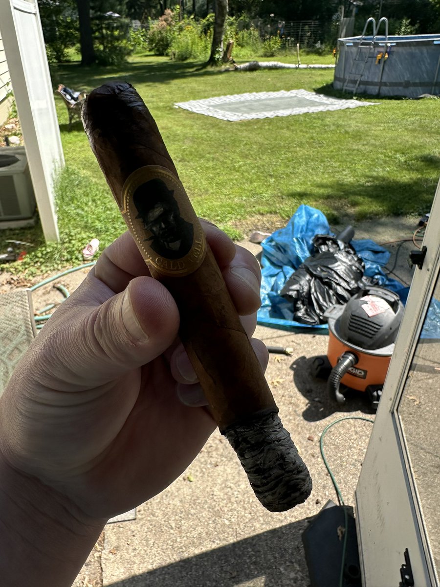 A twolves Jack D pick? Say no more. Little pick me up from having to put my cigar out early from the mosquito guys showing up. #cigars #botl #sotl #bourbon