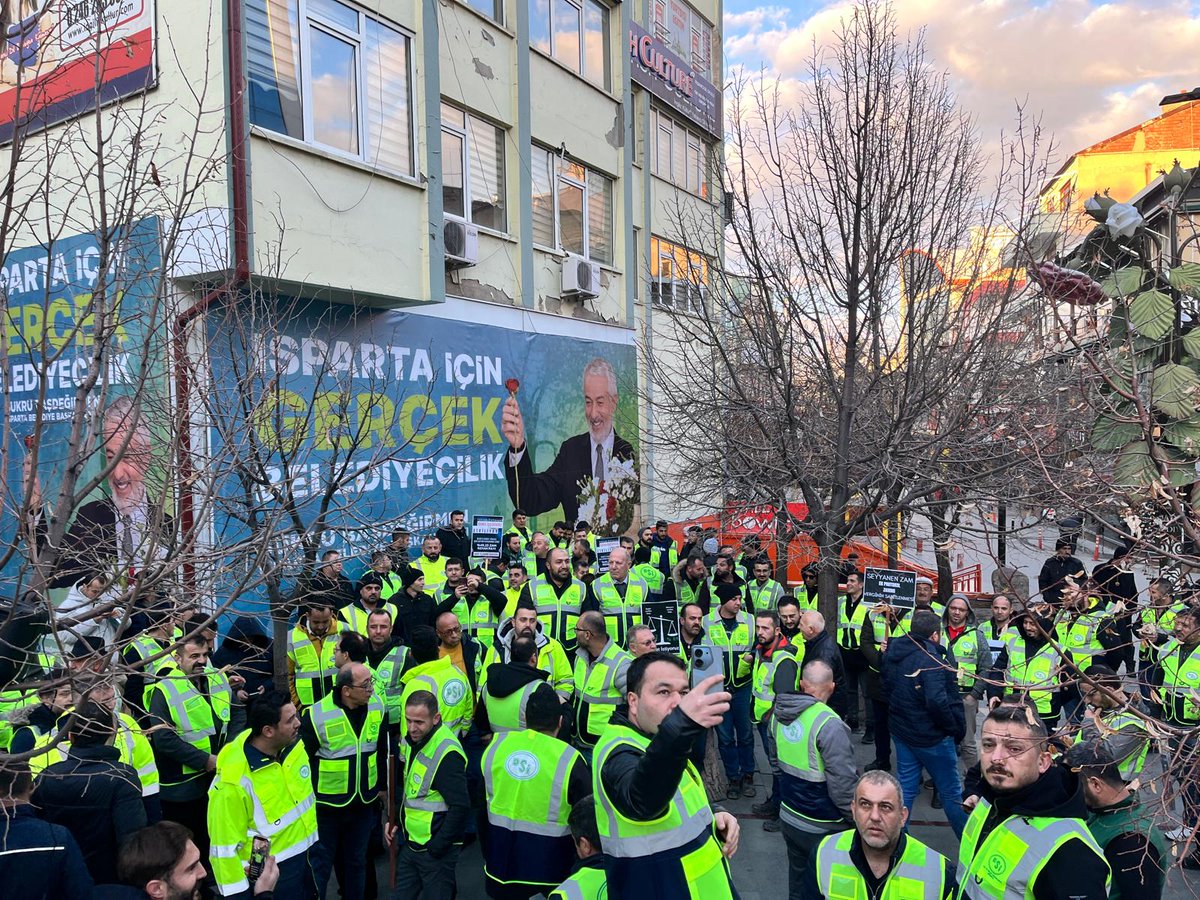 lokman003's tweet photo. #Hükümetişçiyi Bitirdi https://t.co/ai1yM4JIrl