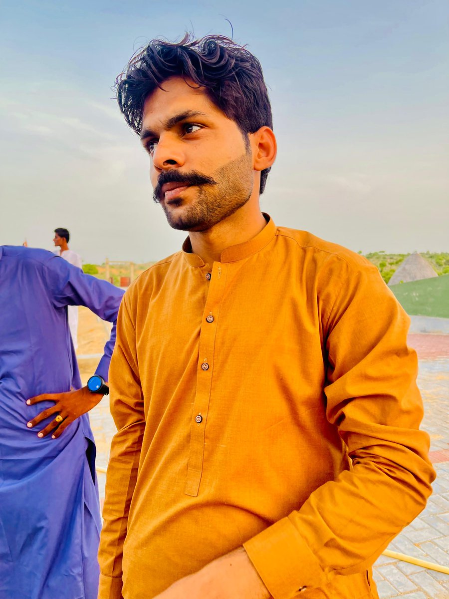 اُلجھنوں کی بھیڑ میں لاپتہ ہے زندگی۔!