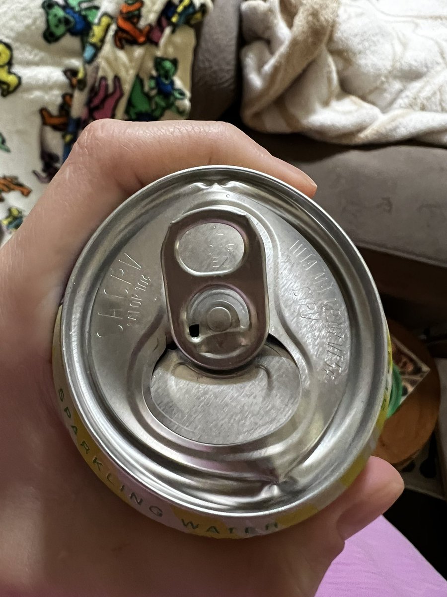 kernbread_'s tweet photo. @lacroixwater all the cans in one box of 12 limoncellos are like this.... this still safe to drink? https://t.co/jFZymc3EKB