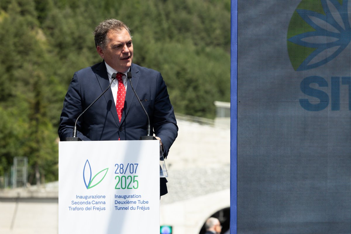 Deux tunnels rouverts en un mois entre la France et l’Italie, c’est rare, c’est même exceptionnel !

Il y a quelques semaines, nous étions dans les Alpes-Maritimes pour célébrer la réouverture du tunnel de Tende, après dix ans de travaux. Hier, cap sur Modane, où le second tube
