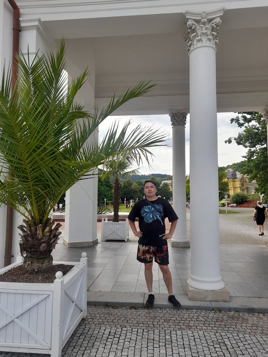 Хүүдээ аавынх нь зургийг явуулсан чинь
-Өхх аав бүр гэдэс гүзээгүй болчиж гэнэ ээ 😅🤣😂