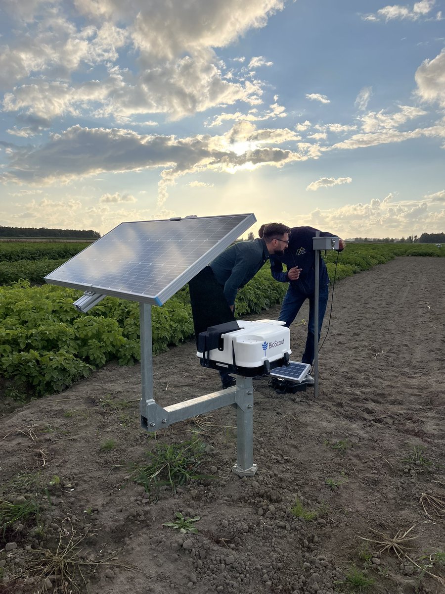 Deze sporenvanger zuigt lucht naar binnen en kan ‘zien’ of er phytophthorasporen in de lucht zitten. (Beelden worden automatisch geanalyseerd)
#phytophthora #gewasbescherming #icm