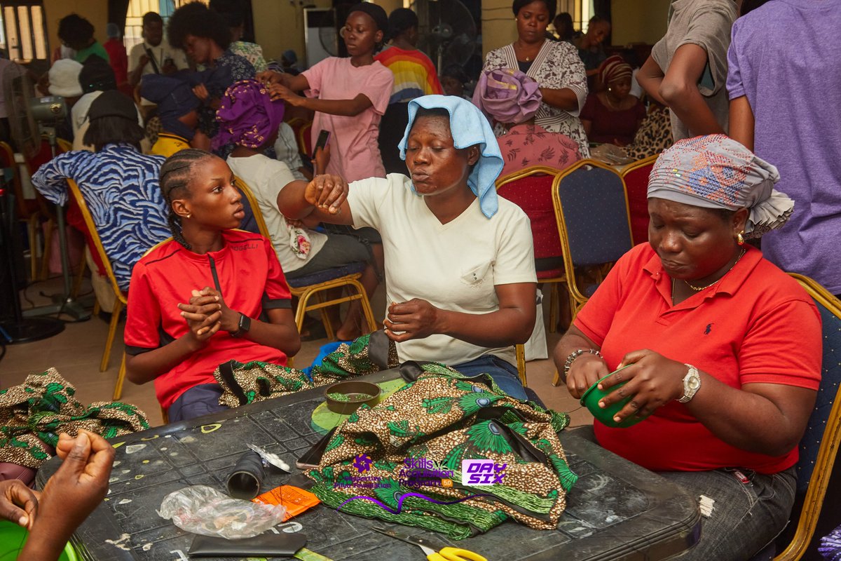 Supportivepf's tweet image. Day 6: Crafted for Elegance

Each fascinator made is a masterpiece in motion.

.
.
#SAP5 | Ibifubara | Bright Morgan | Falz | Otedola | Peter Obi | #BBNaija | Poverty | Sultana | Gigi | #BigBrotherNaija | Omojuwa | Burna Boy | Uba Sani | Federal Government | Ekiti | dede | Koyin