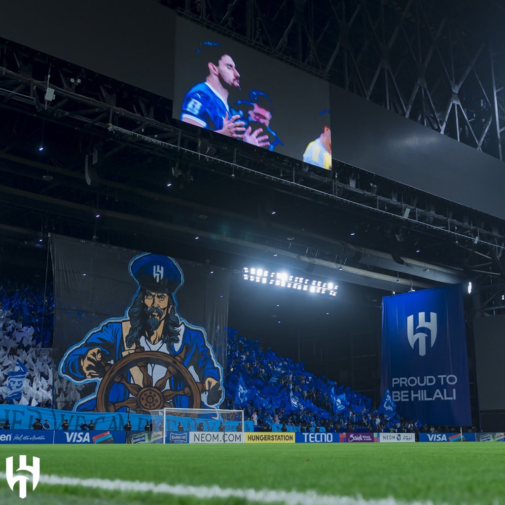 مسك الختام.. جماهير #الهلال العظيمة
سر الهيبة، والدرع المتين.. وقلب الهلال الذي لا ينضب حبًا.. 
أنتم الربّان الذي يصوّب الاتجاه.. وأنتم الوقود الذي يُشعل قناديل الفرح..
انتماء لا حدّ له.. وعشقٌ لا سقف له.. وإخلاص أبديّ.. تلك أشياء في الهلال لا تباع ولا تشترى.. تغرس في القلوب،